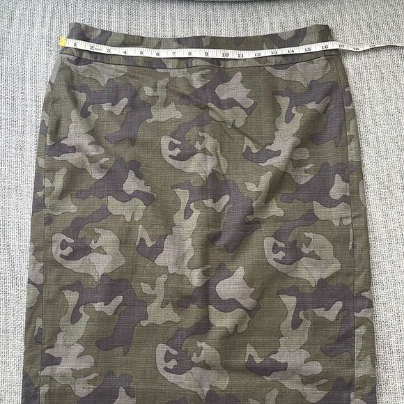 Banana Republic Camouflage Pencil Skirt - Picture 2 of 6
